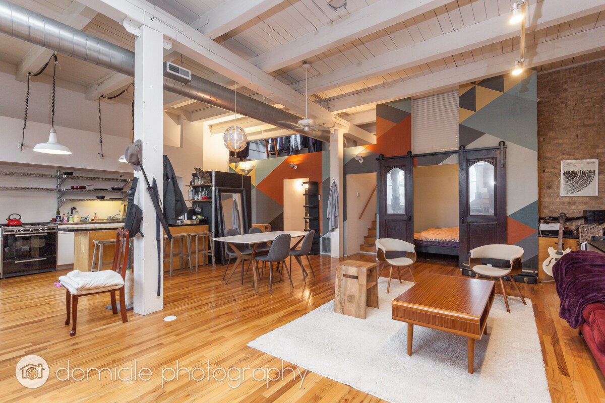 Primary Photo - 3312 N Ravenswood Ave