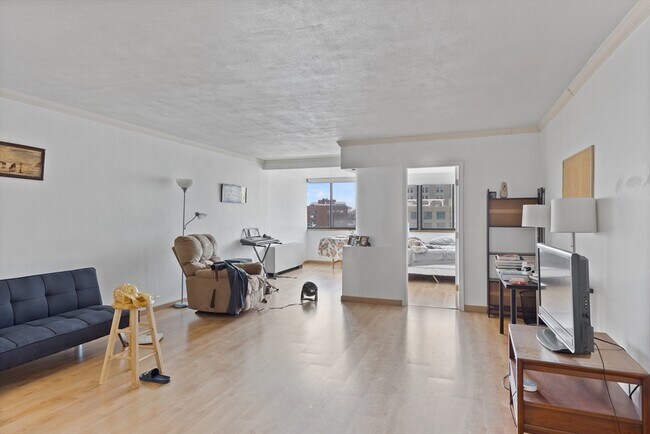 Foto del edificio - 8 Whittier Pl