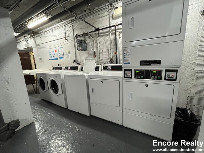 Foto del edificio - 122 Washington St