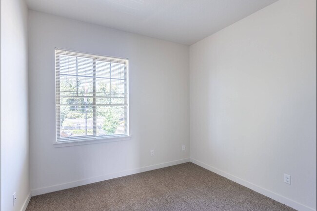 Foto del edificio - Silverplace Apartment Homes