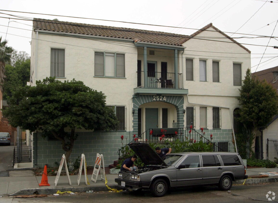 Building Photo - 2524 W 4th St