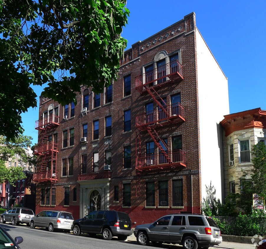 Building Photo - Clarkson Arms