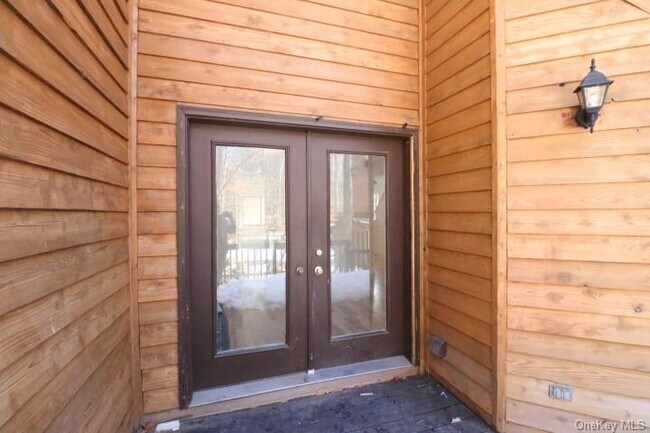 Building Photo - 39 Edelweiss Dr
