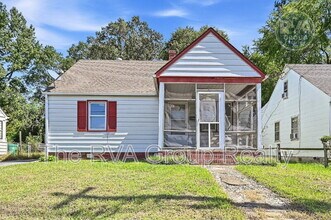Building Photo - 2212 E Nine Mile Rd