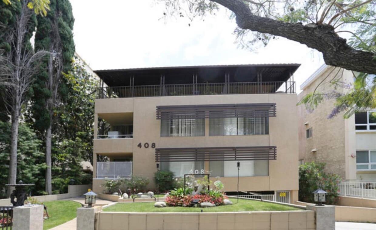 Primary Photo - 408 N Palm Dr