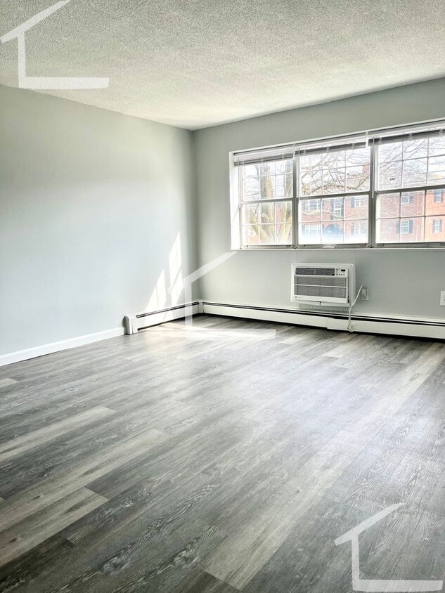 Primary Photo - One Bed plus Office with Parking + HHW