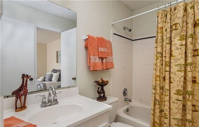 Foto del edificio - Remodeled Townhome!