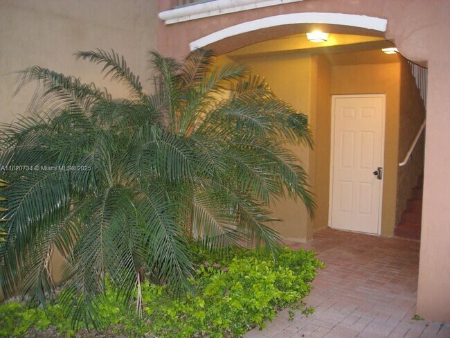 Foto del edificio - 6630 NW 114th Ave