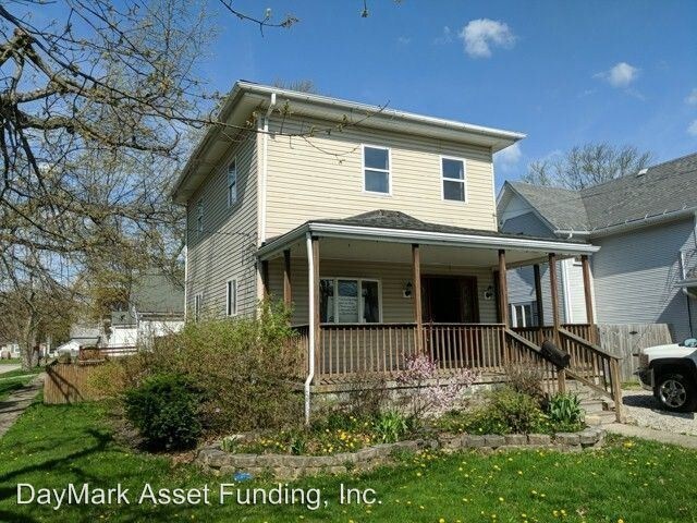 3 Br 2 5 Bath House 427 Ohio Ave House For Rent In Ashtabula Oh Apartments Com