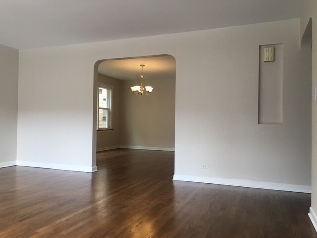 Foto del edificio - 5425 N Kimball Ave