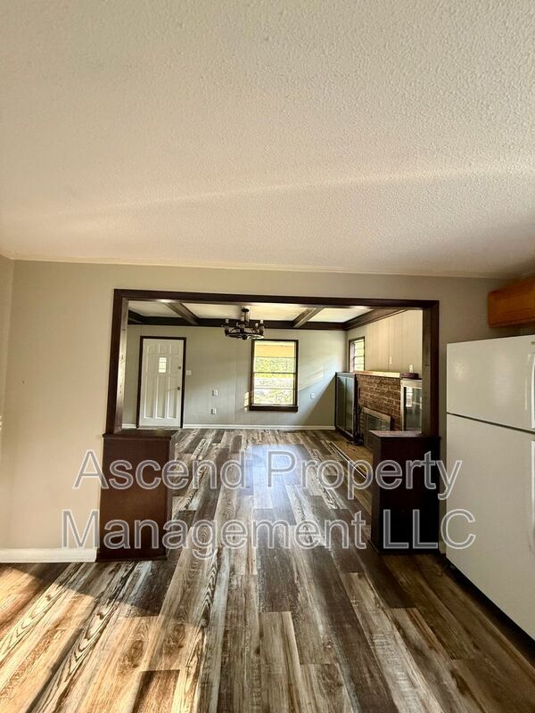 Foto del edificio - 4749 Rexway Ln