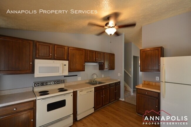 Building Photo - 1657 canonade court