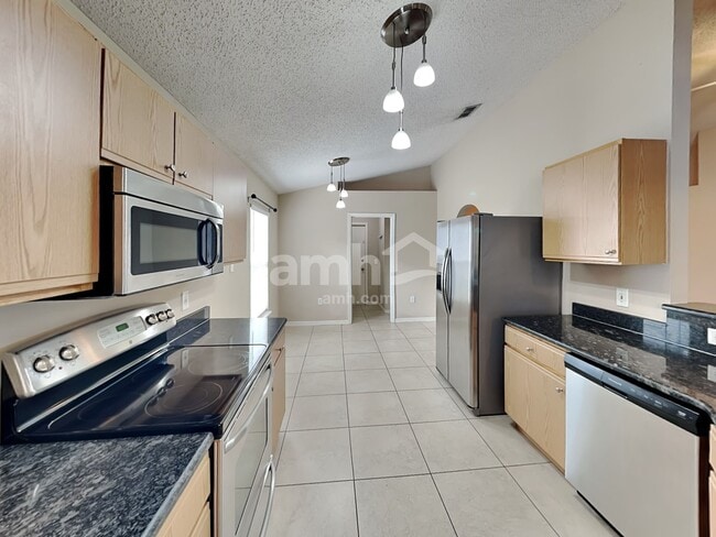 Foto del edificio - 19206 Wood Sage Dr