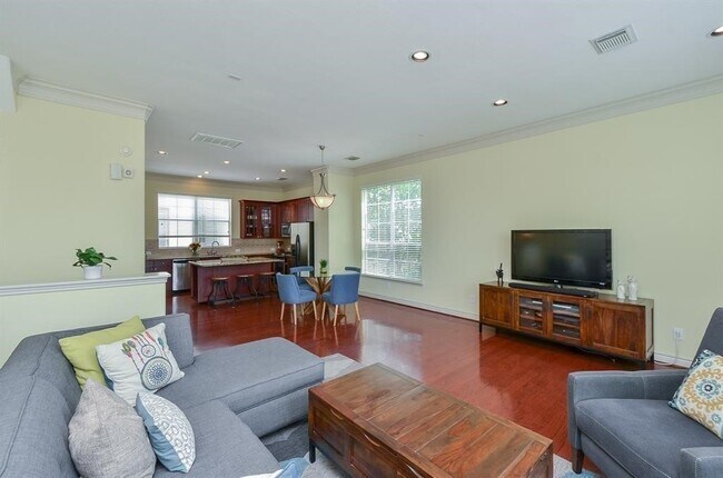 Foto del edificio - 3316 Clearview Cir