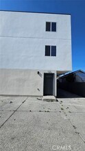 Building Photo - 213 W 43rd St