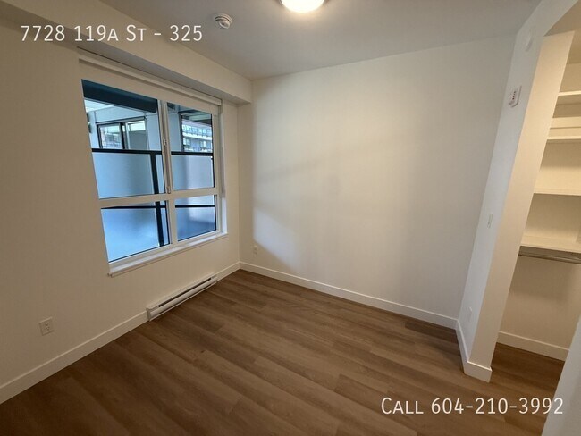 Photo du bâtiment - Bright 2 Bed Plus Junior Bedroom Condo