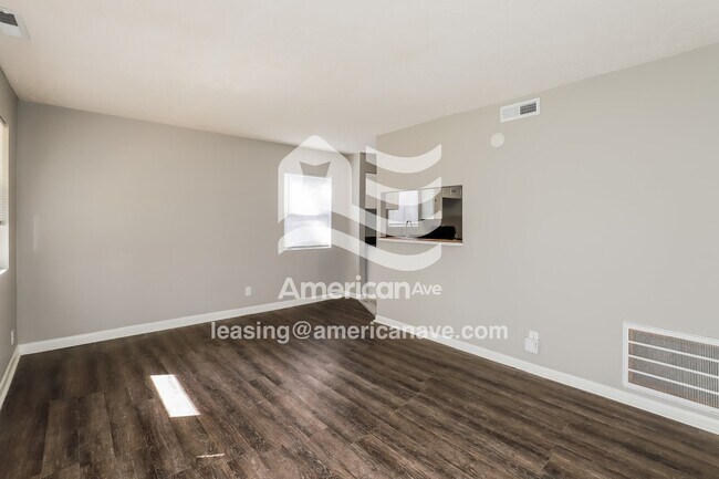 Building Photo - 2250 N 39th St