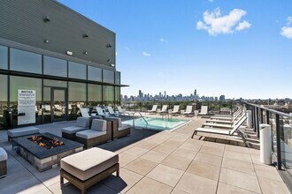 Building Photo - Elevate Lincoln Park