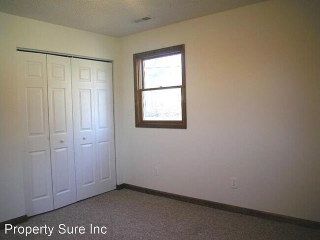 Building Photo - 3 br, 1 bath House - 3331 N Kinser Pike