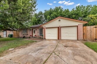 Building Photo - 12110 Panay Dr