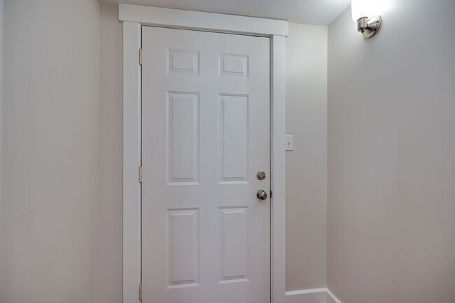 Foto del edificio - 2634 Wayland Ave