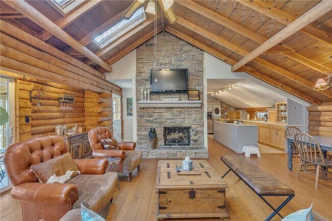 Building Photo - 3615 Lodgehaven Dr