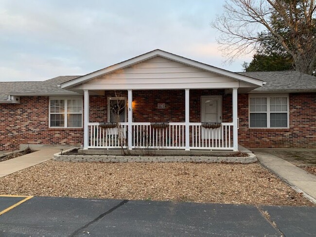 Building Photo - 718 maple st