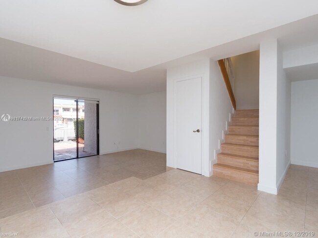 Foto del edificio - 3 br, 2.5 bath House - 3827 NE 166th St # 7