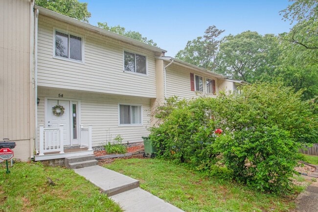Building Photo - Renovated 4BR/3.5BA Townhome in Stafford –...