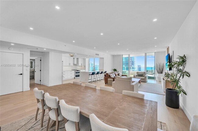 Foto del edificio - 3330 NE 190th St