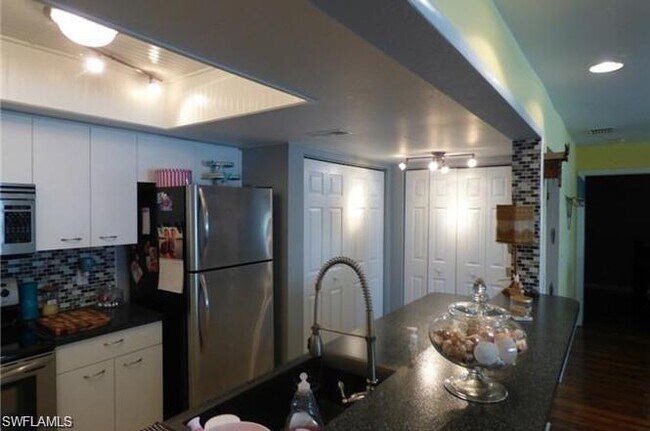 Foto del edificio - 6073 Timberwood Cir
