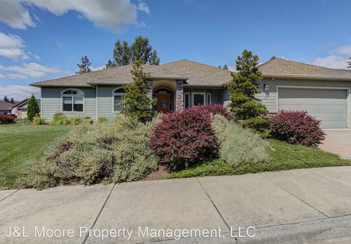 Primary Photo - 3 br, 2.5 bath House - 88 Pineridge Lane