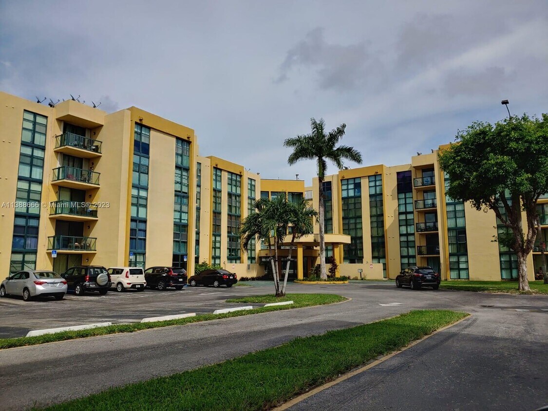 Foto principal - 11790 SW 18th St