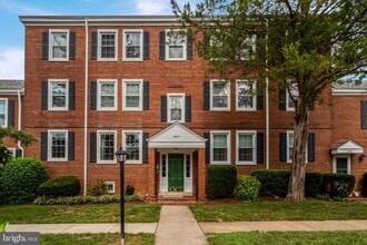 Building Photo - 2883 S Abingdon St