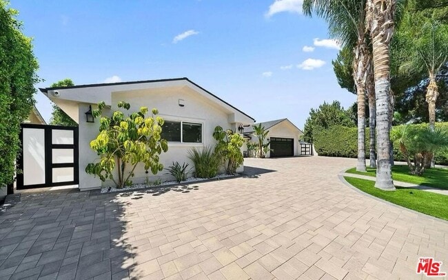 Building Photo - 6243 Berquist Ave
