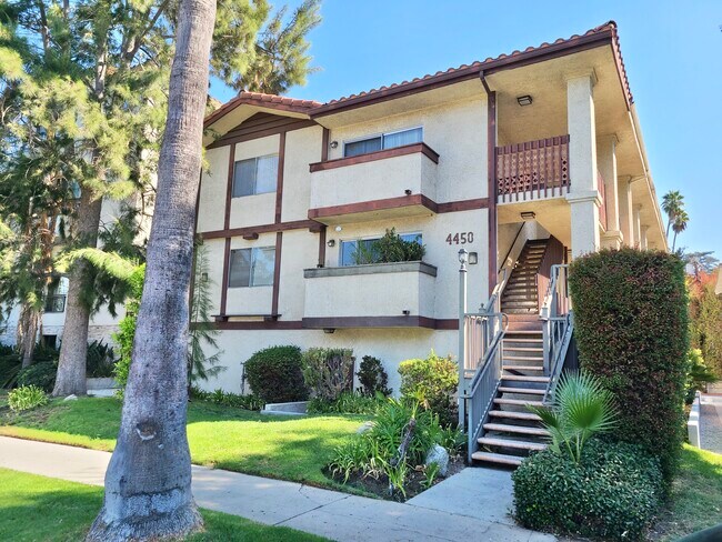 Building Photo - 4450 Fulton Ave