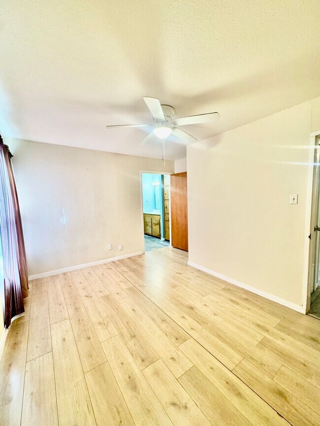 Foto del edificio - Lexington Subdivision-3/2-Move in ready! Call and schedule today!--Move in special