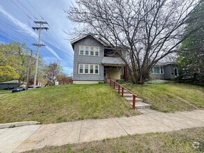 Building Photo - 1712 Eastern Ave SE