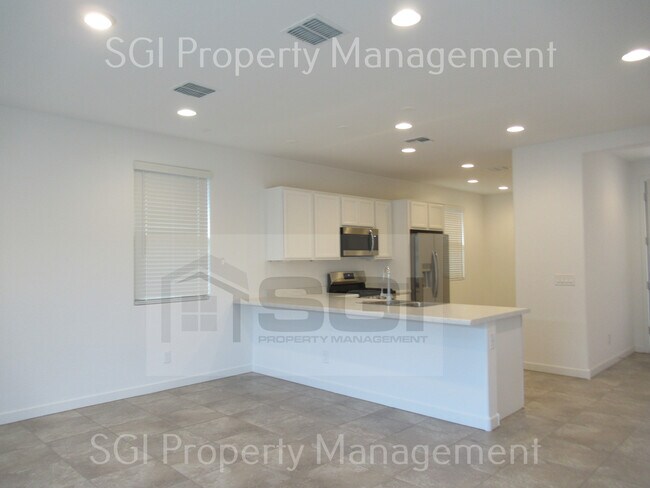 Building Photo - Gorgeous Glendale home ready for move in