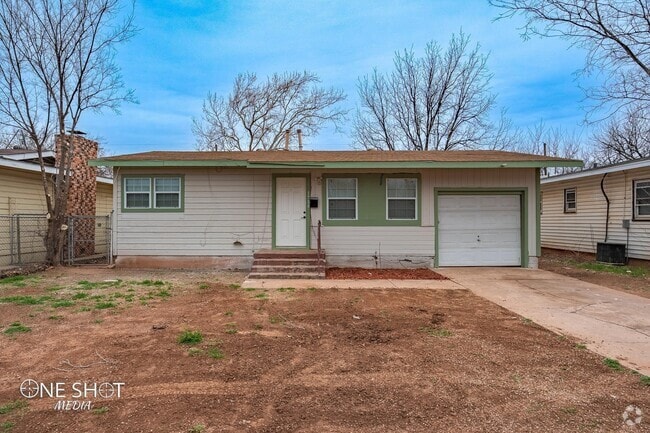 Building Photo - 1718 N Mockingbird Ln