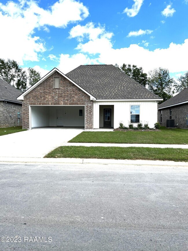 Building Photo - 120 Lightbourne Dr