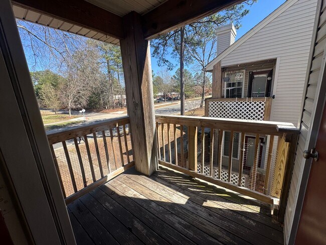 Building Photo - Condo Living in Newport News