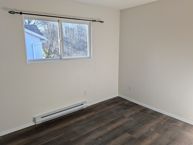 Photo du bâtiment - 8598 McCutcheon Ave