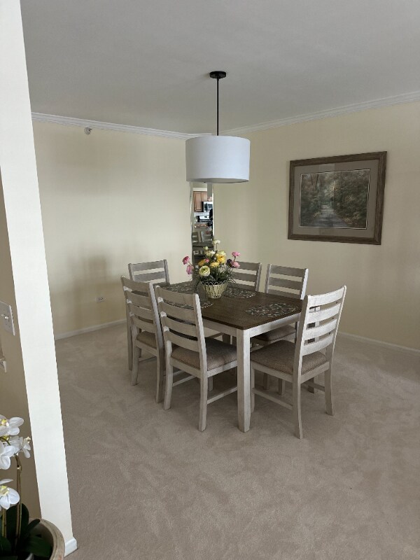 Building Photo - 650 S River Rd