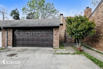 Building Photo - 820 Courtenay Pl