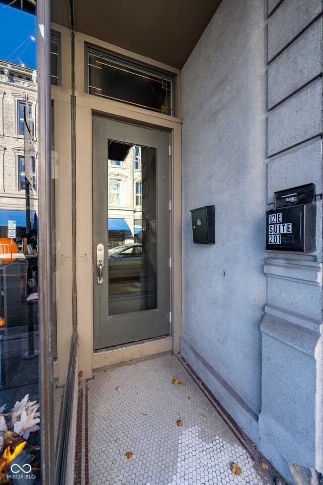 Foto del edificio - 12 E Washington St