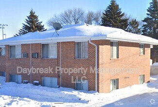 Building Photo - 32 10th Ave N