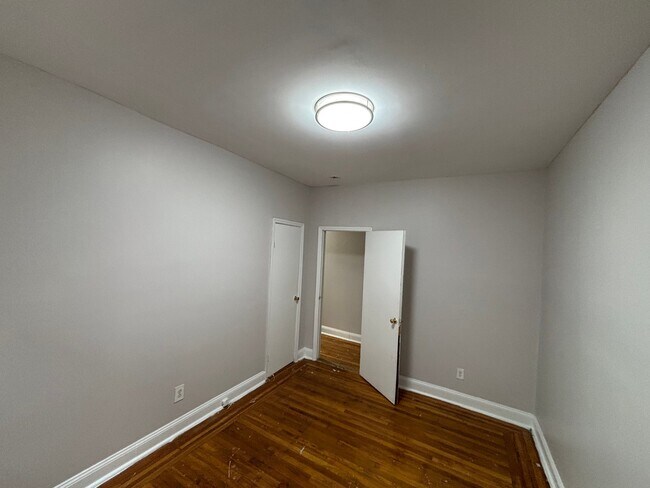Foto del edificio - 5307 Palisade Ave