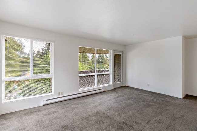 Building Photo - 12520 Roosevelt Way NE