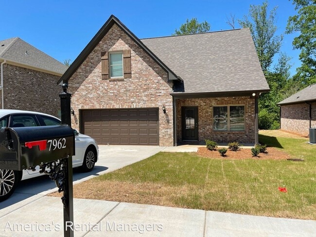 Building Photo - 4 br, 2.5 bath House - 7962 St. James Drive